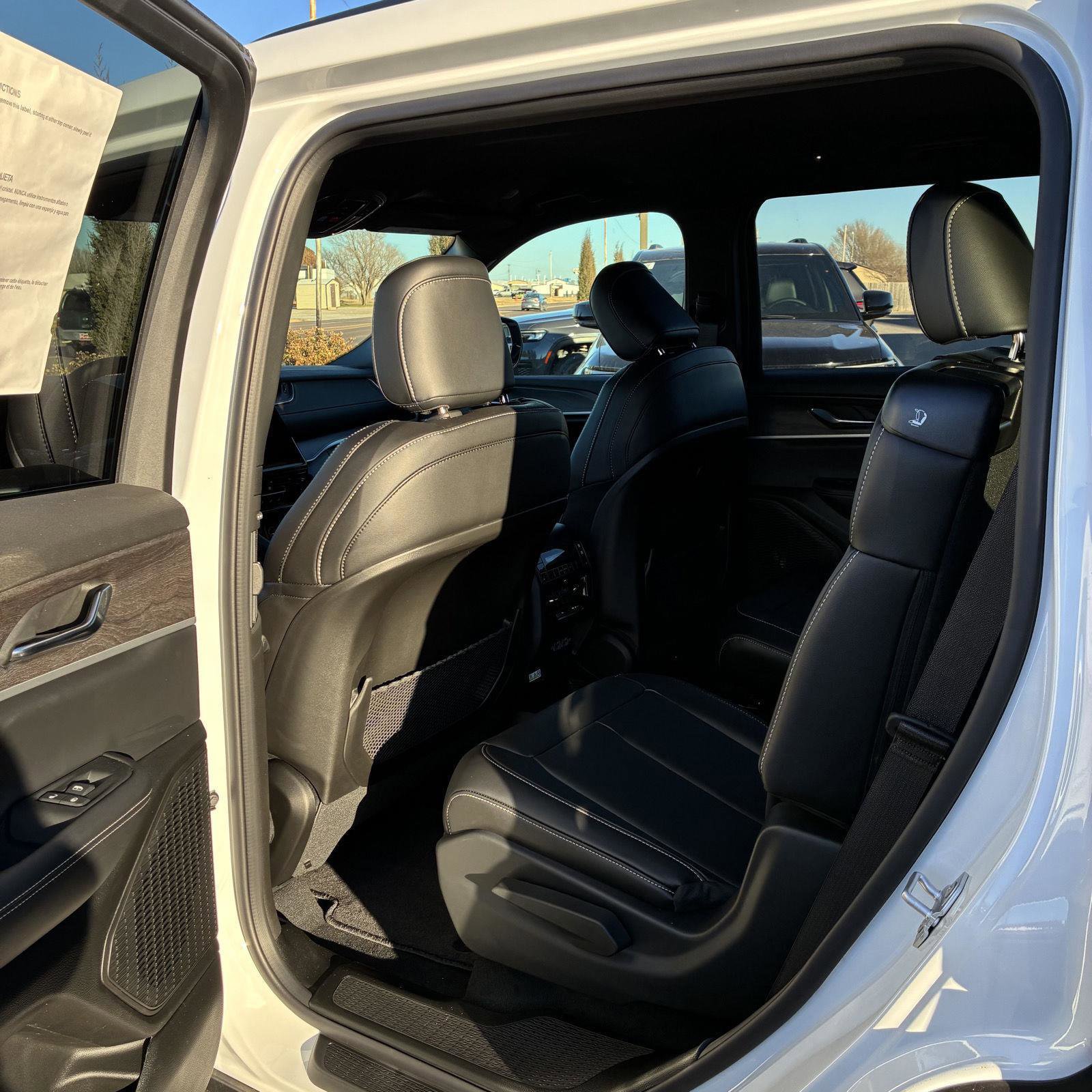 New 2025 Jeep Grand Cherokee L Limited w/ Black Appearance Package image 4