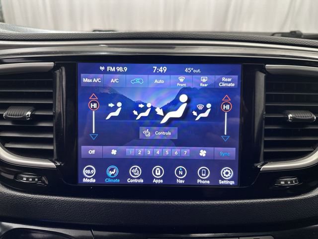 Used 2020 Chrysler Pacifica Touring-L image 21