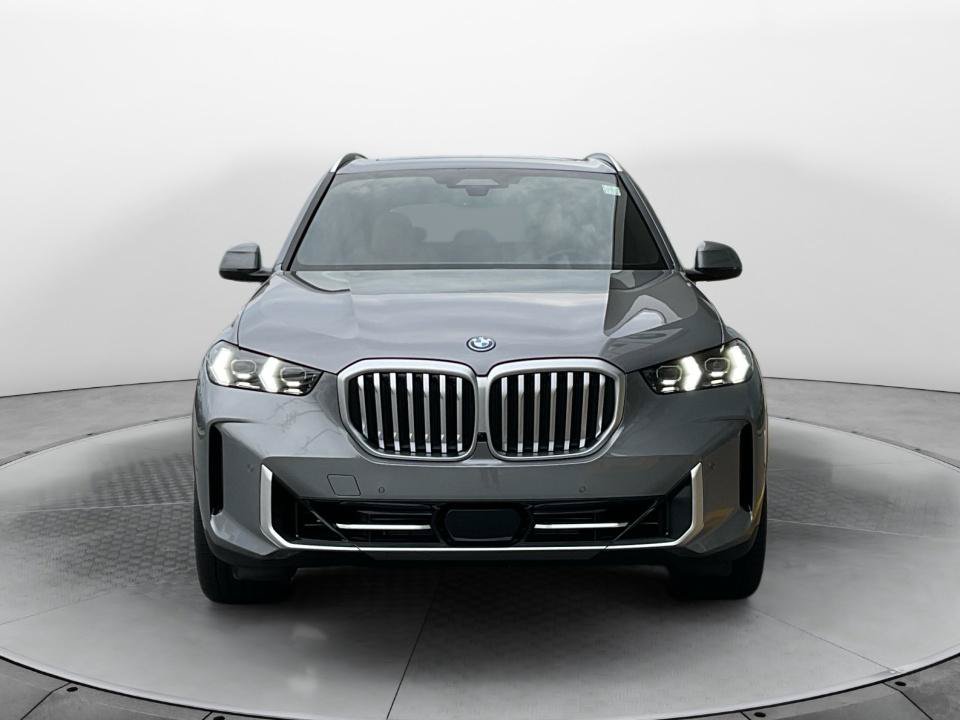 New 2026 BMW X5 xDrive50e AWD/4WD image 2