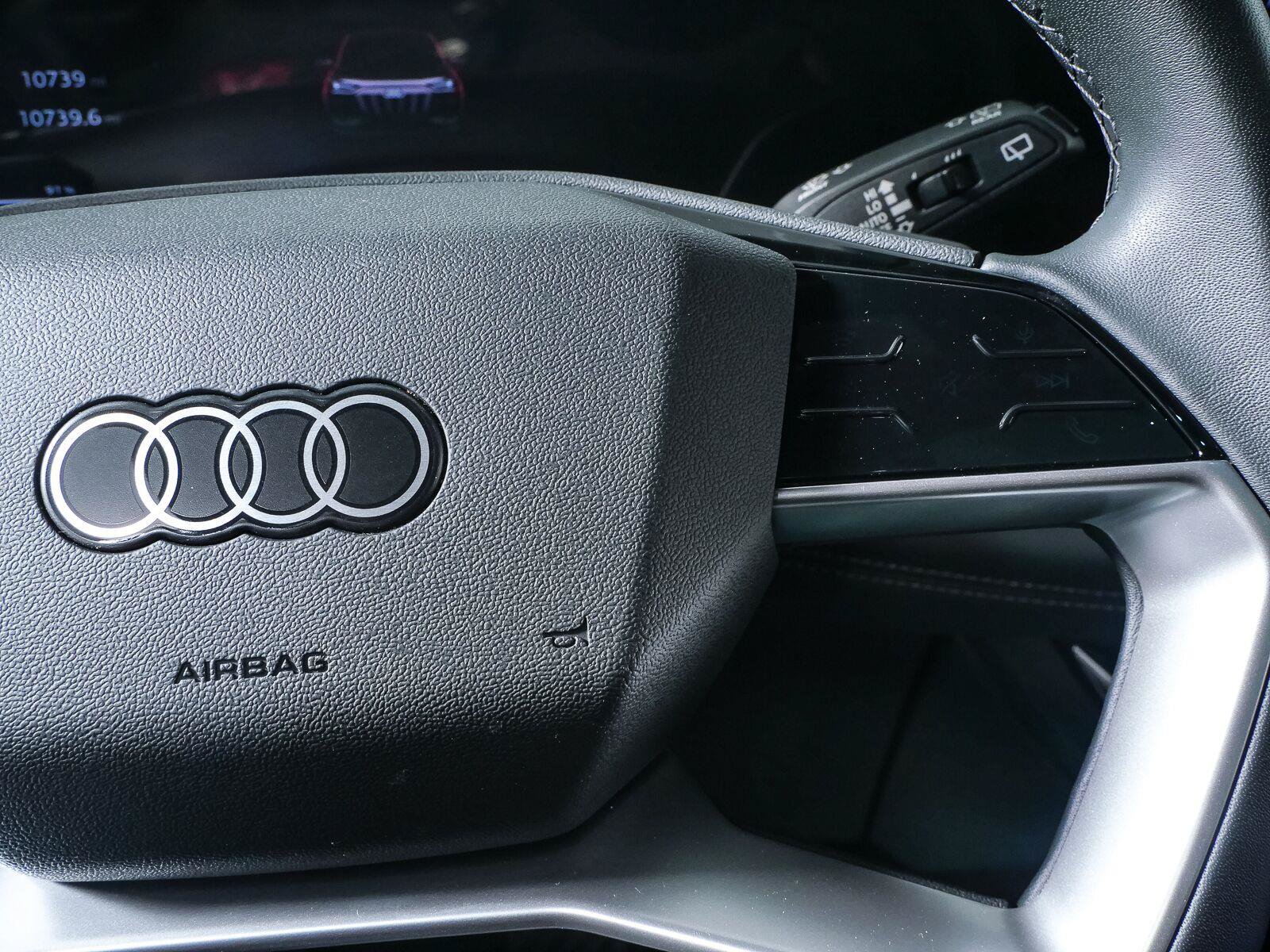 Used 2025 Audi Q6 e-tron Premium Plus w/ Premium Plus AWD/4WD image 12