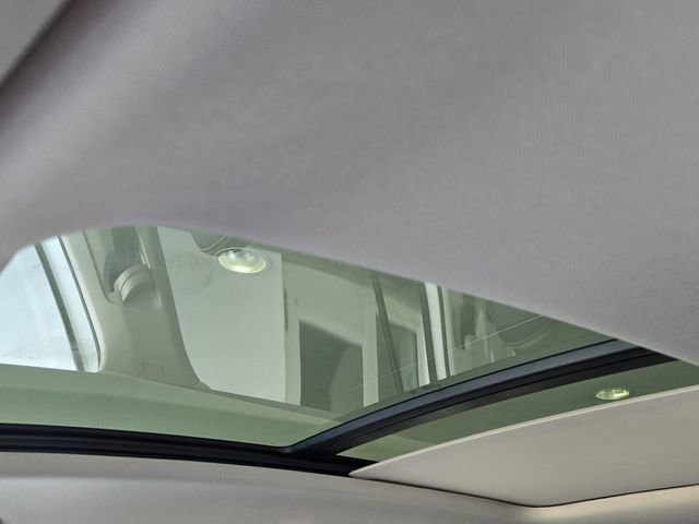 Certified 2025 Volkswagen Atlas Peak Edition SE image 21