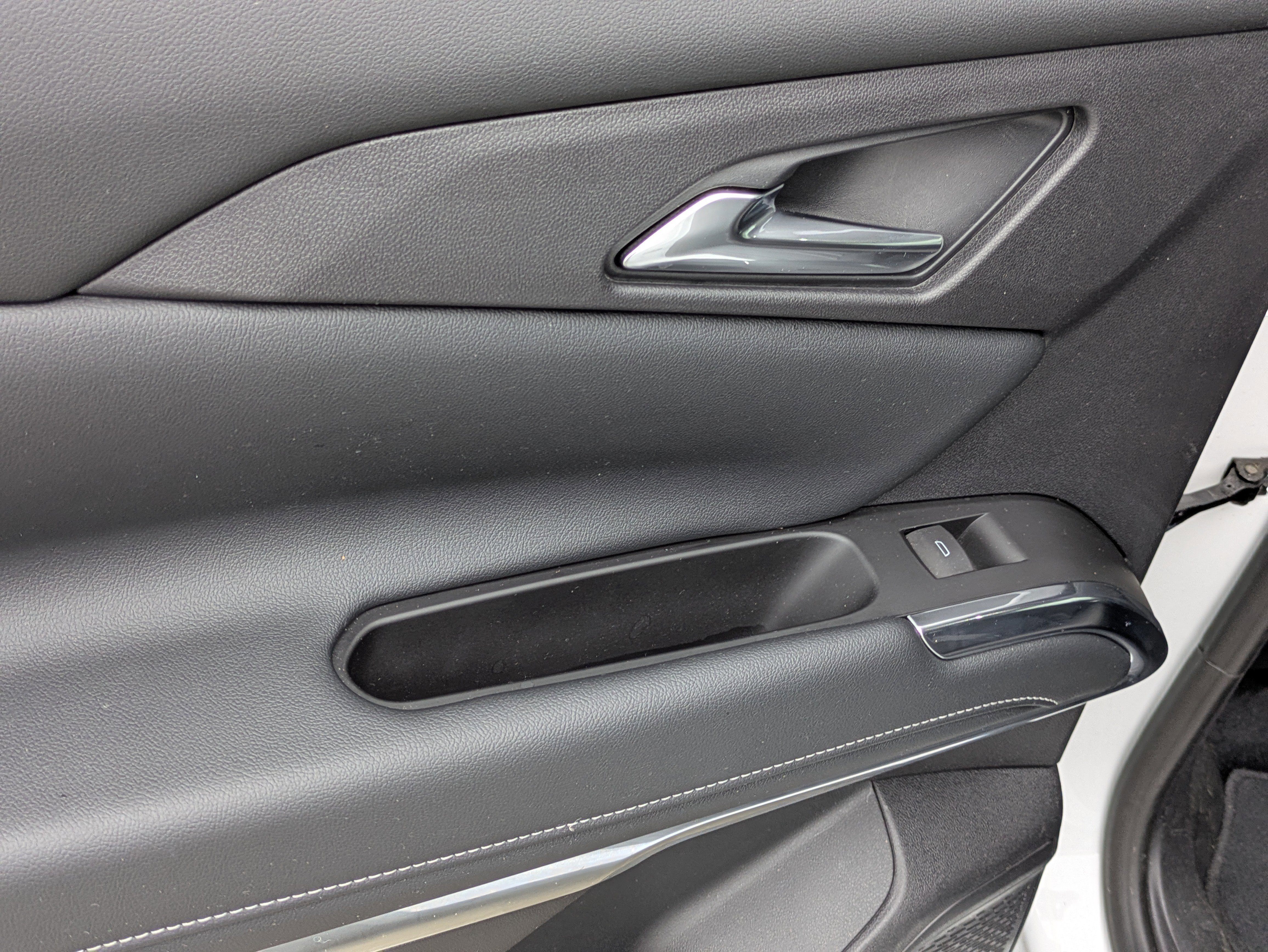 Used 2024 Chevrolet Traverse LS FWD image 14
