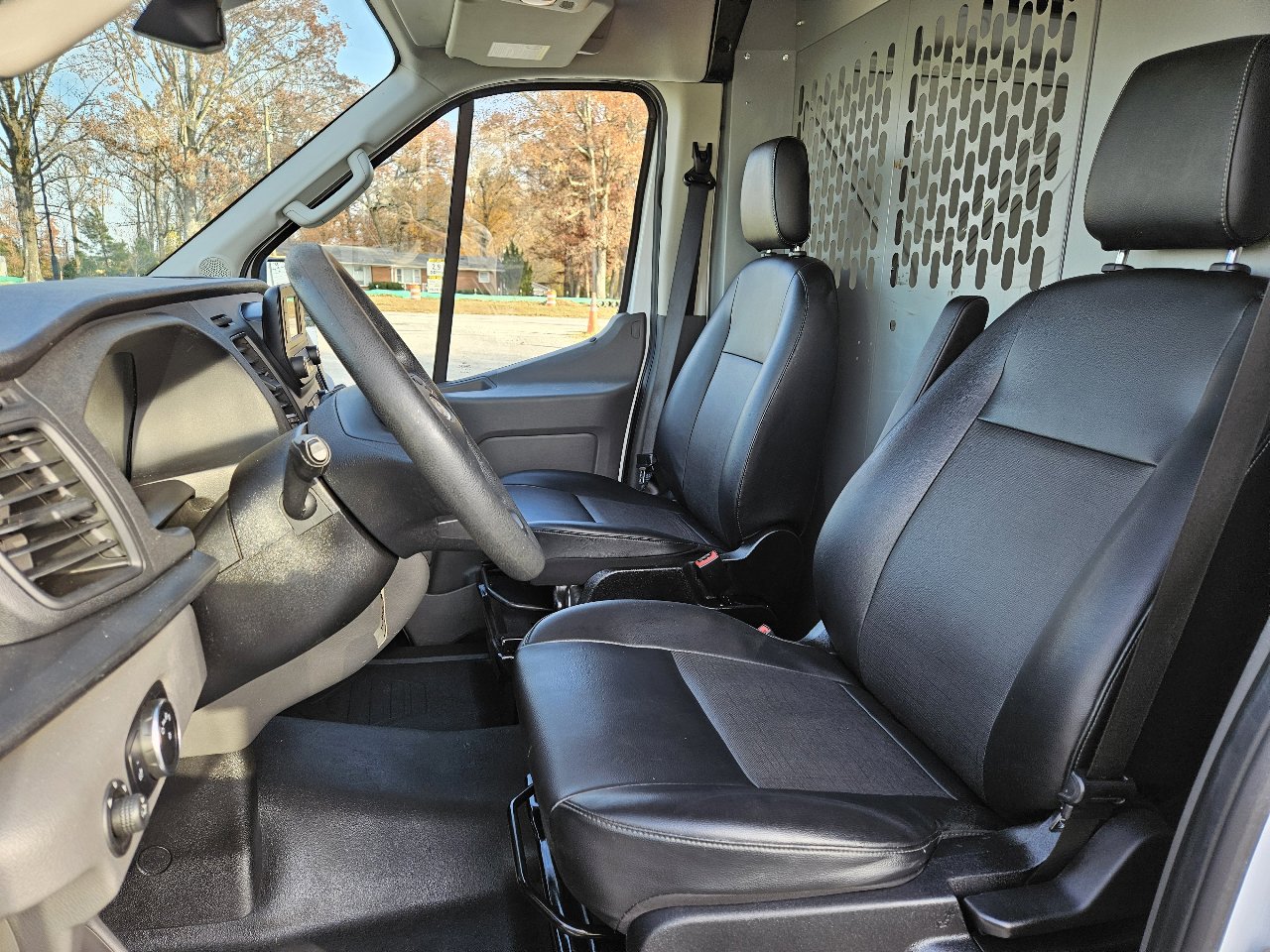 Used 2020 Ford Transit 250 Medium Roof image 10