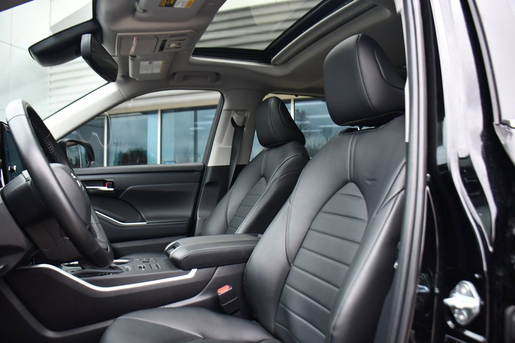 Used 2023 Toyota Highlander XLE image 13