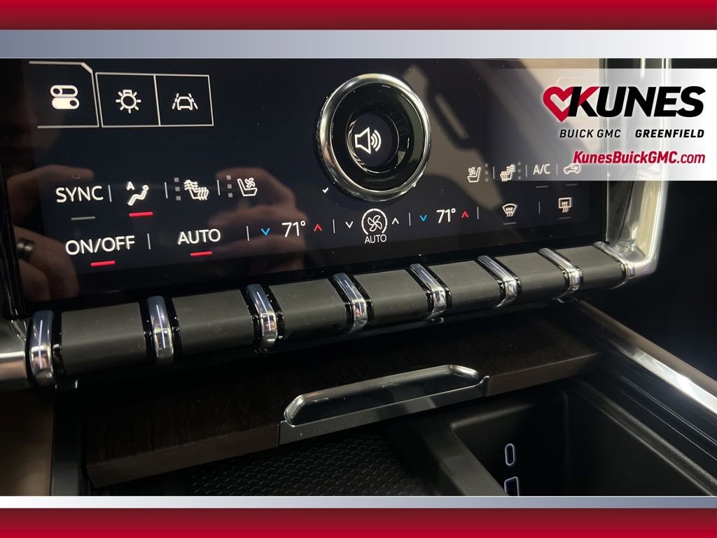 New 2026 GMC Acadia Denali Ultimate w/ LPO, Floor Liner Package AWD/4WD image 31