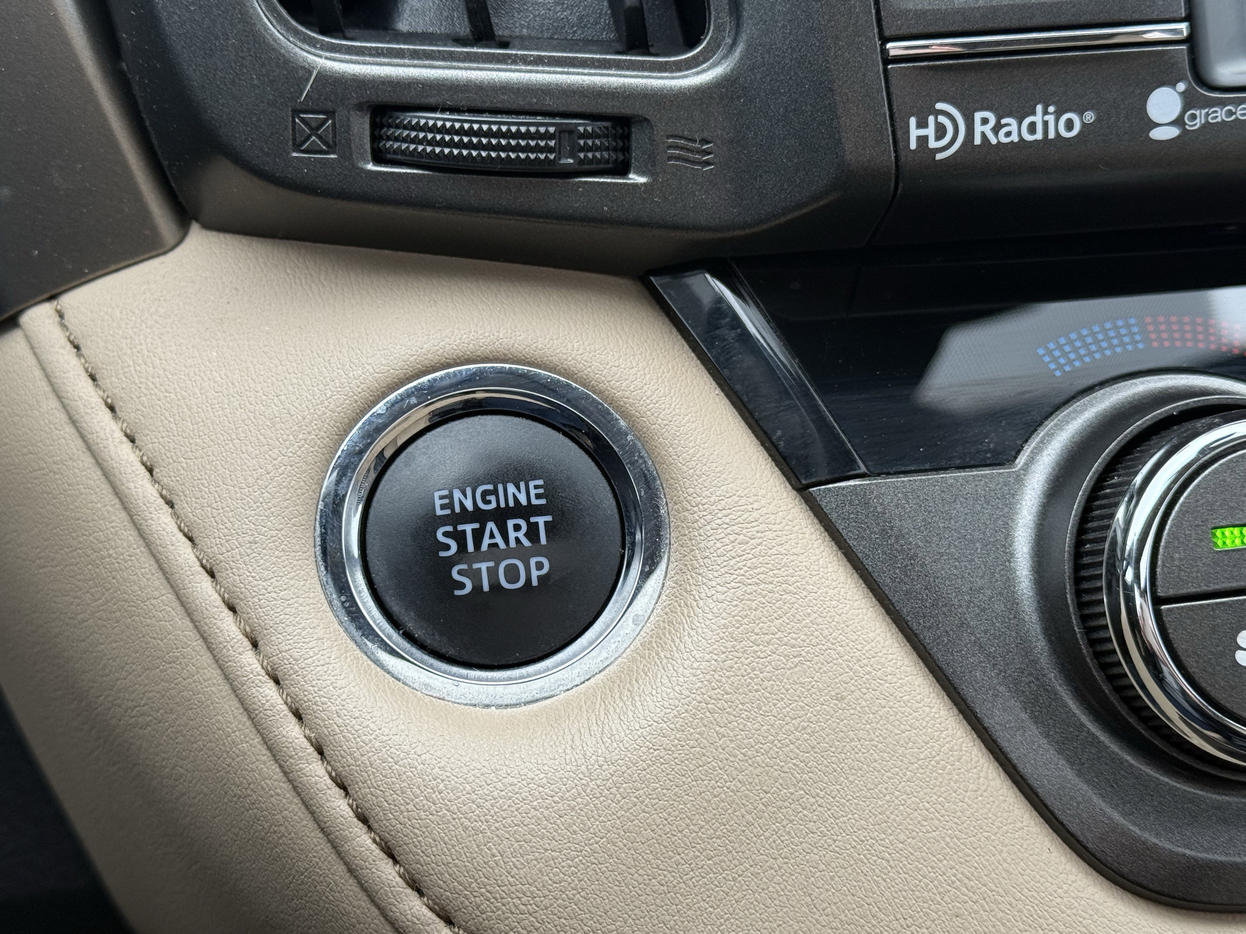 Used 2014 Toyota RAV4 Limited w/ Technology Package image 24