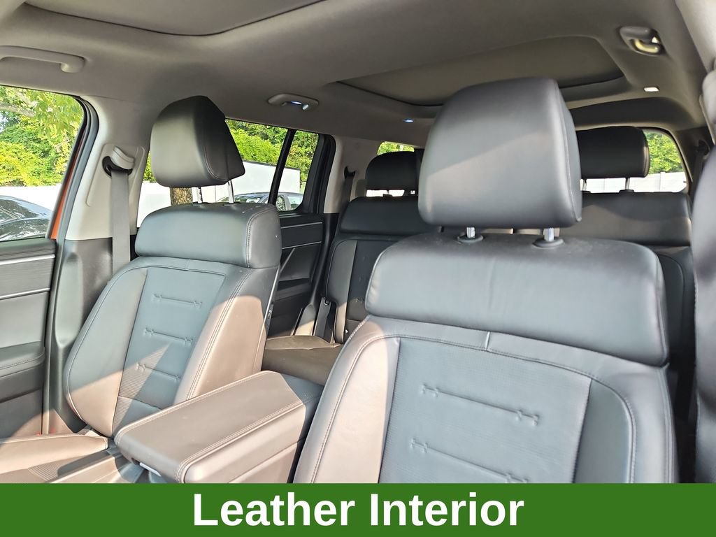 Used 2025 Hyundai Santa Fe Limited AWD/4WD image 10