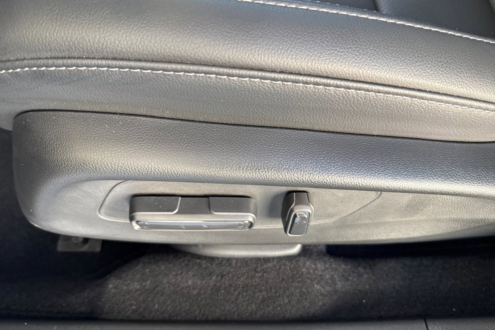 Certified 2026 Honda HR-V EX-L image 14