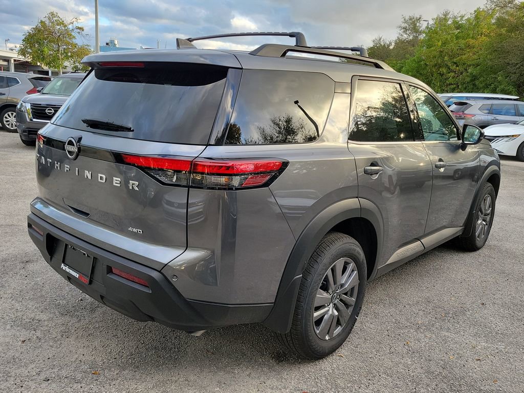 New 2025 Nissan Pathfinder SV image 7