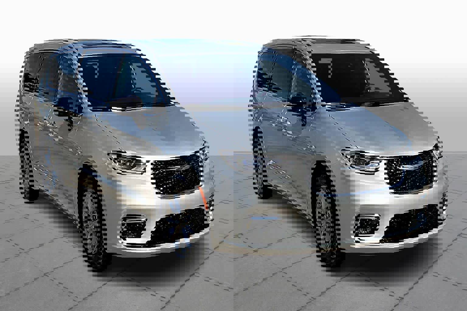 New 2026 Chrysler Pacifica Limited image 2
