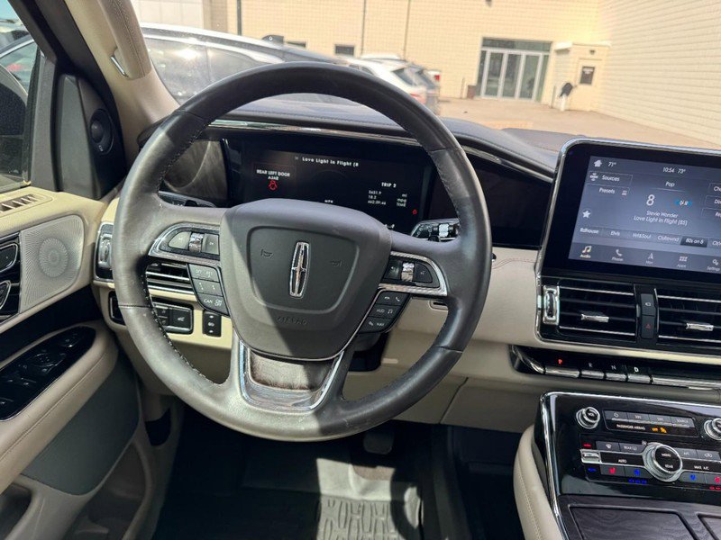 Used 2018 Lincoln Navigator L Reserve w/ Technology Package image 10