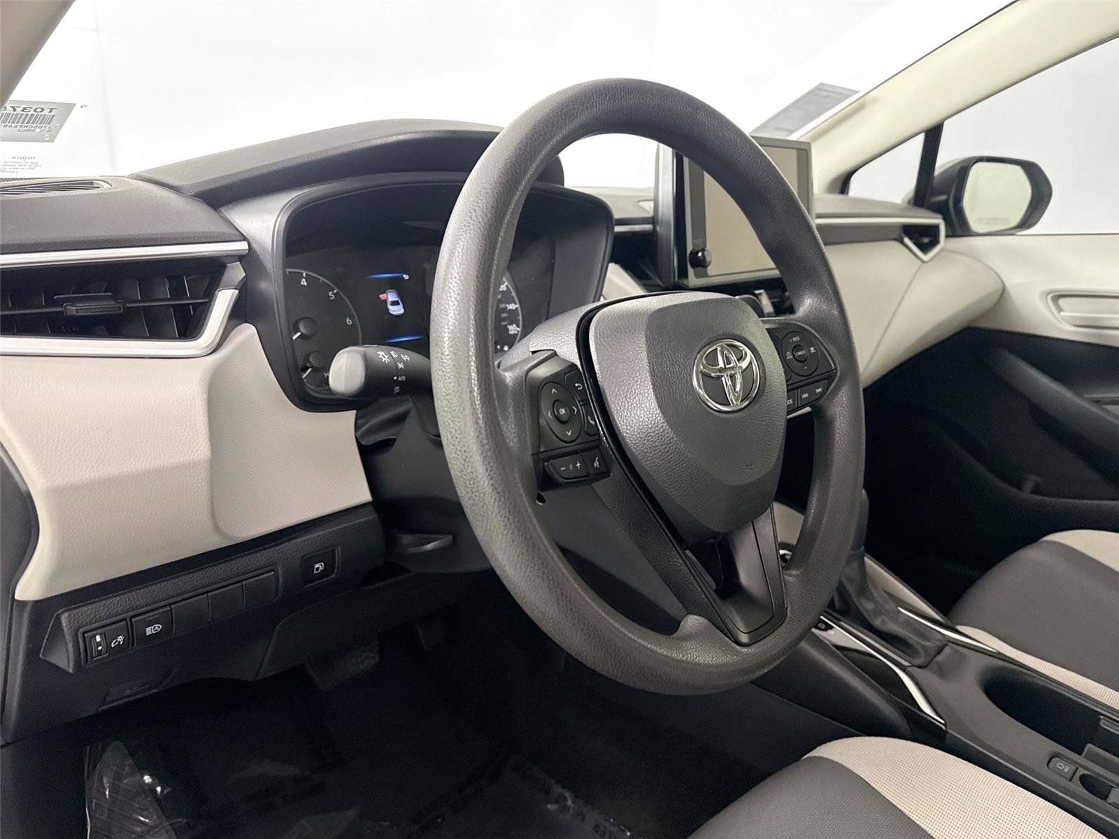 Certified 2024 Toyota Corolla LE image 4