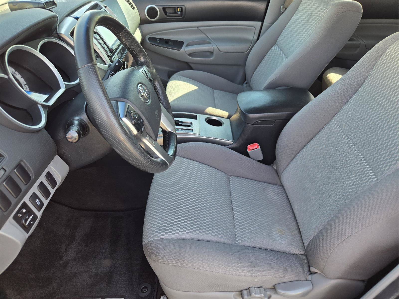 Used 2014 Toyota Tacoma PreRunner w/ SR5 Package RWD image 13