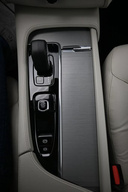 Used 2023 Volvo XC90 B5 Core w/ Protection Package Premier AWD/4WD image 11