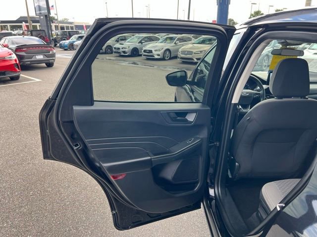 Used 2022 Ford Escape SE image 31