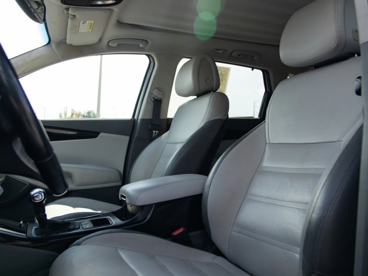 Used 2016 Kia Sorento SX FWD image 17