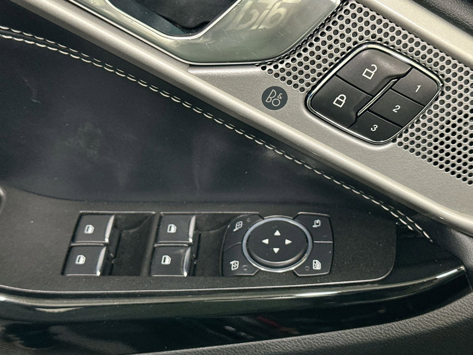 Used 2022 Ford Explorer ST w/ Equipment Group 401A image 16