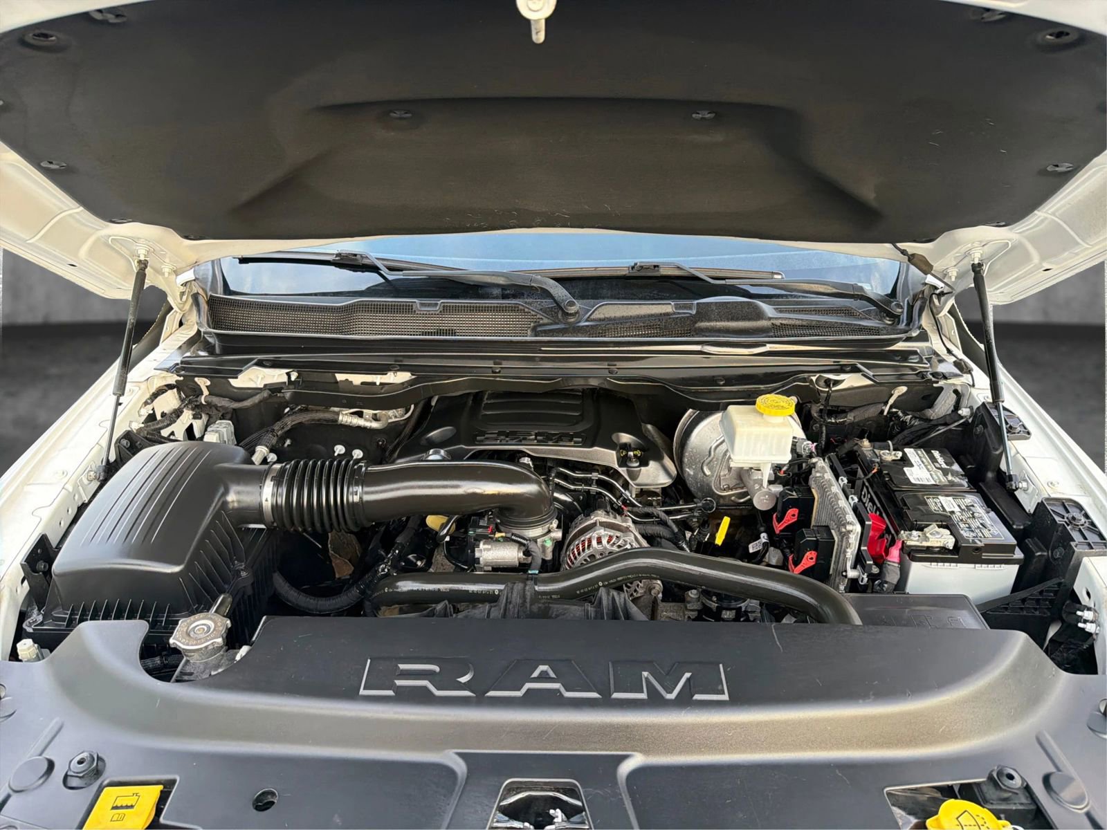 Used 2019 RAM 1500 Laramie image 11