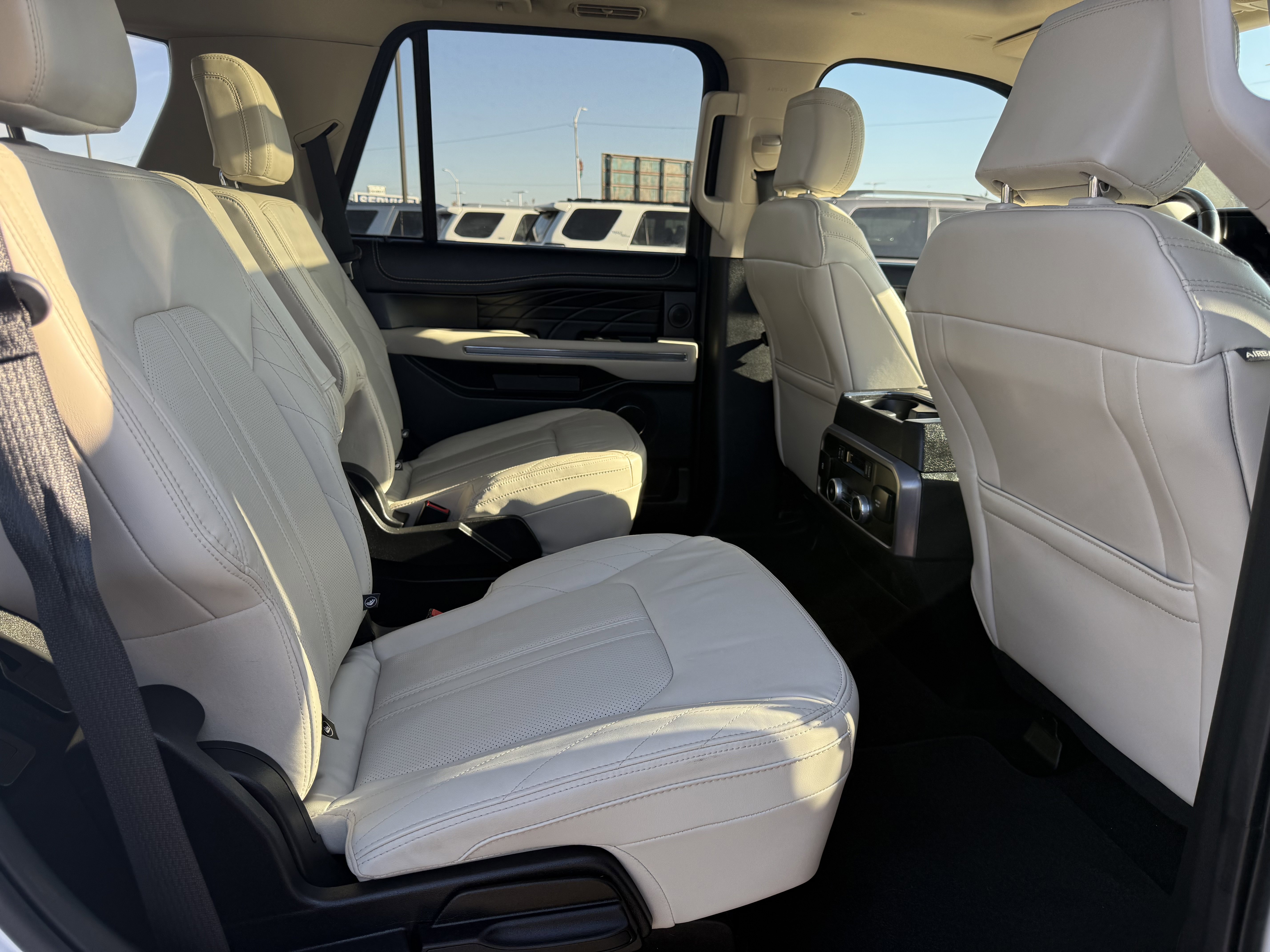 Used 2021 Ford Expedition Platinum image 11