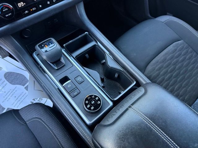 Used 2022 Nissan Pathfinder SV image 22