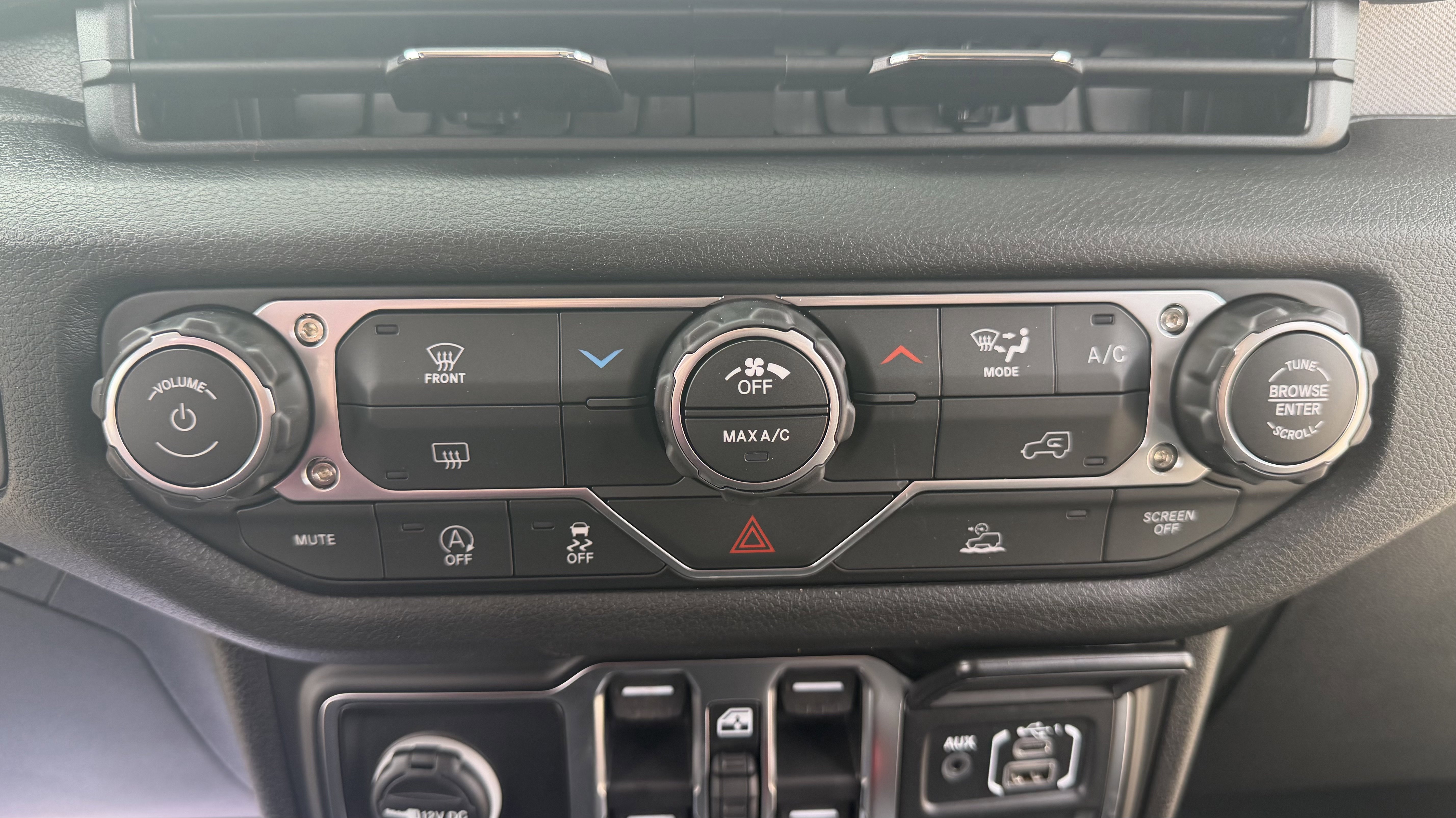 New 2026 Jeep Gladiator Sport image 23