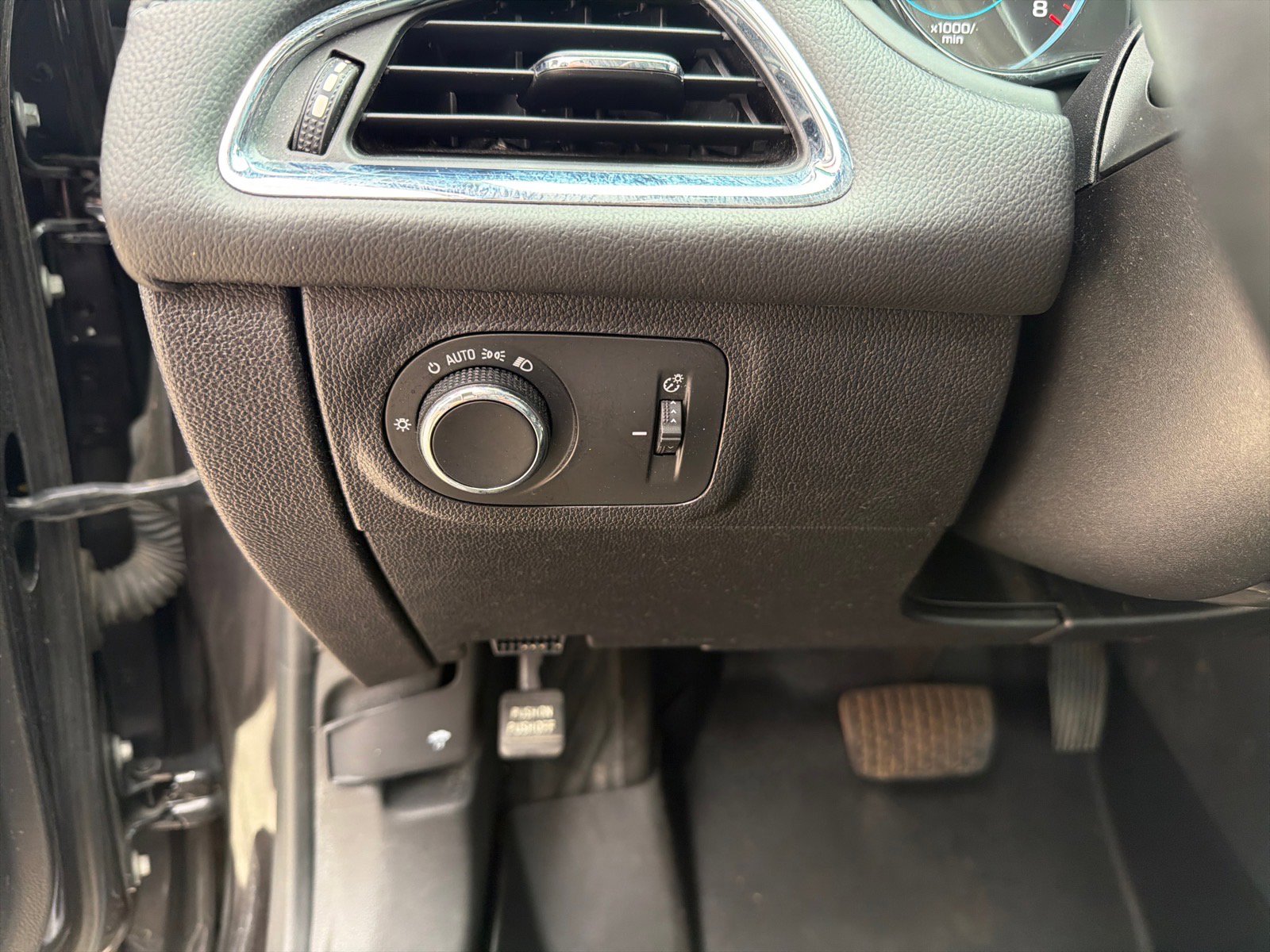 Used 2016 Chevrolet Cruze Premier FWD image 11