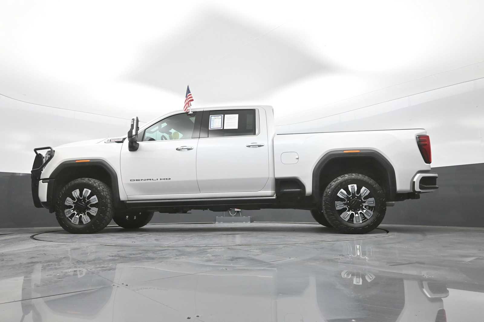 Used 2024 GMC Sierra 3500 Denali w/ Denali Reserve Package AWD/4WD image 40