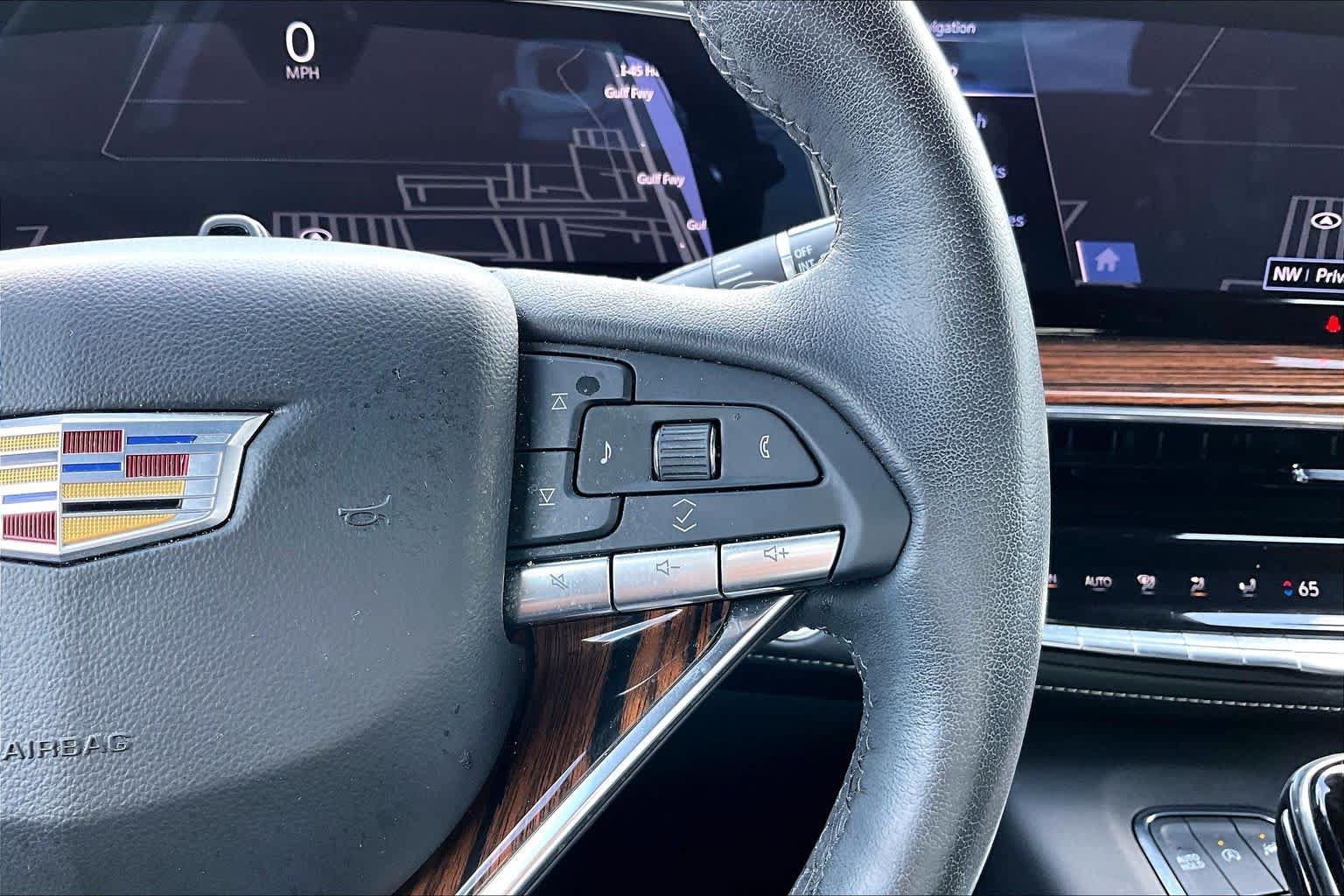 Used 2024 Cadillac Escalade Premium Luxury RWD image 23