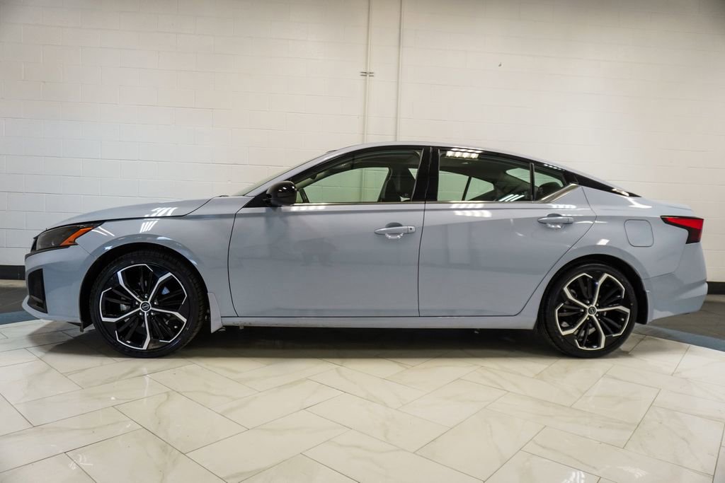 Used 2024 Nissan Altima 2.5 SR w/ SR Premium Package image 36