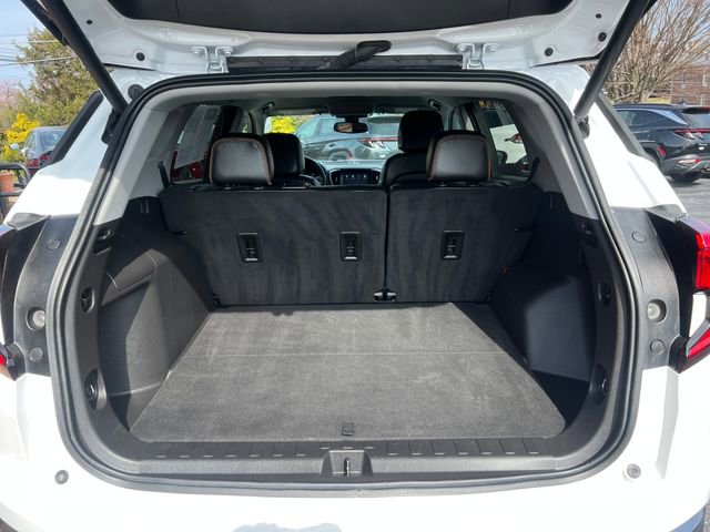Used 2023 GMC Terrain AT4 image 17