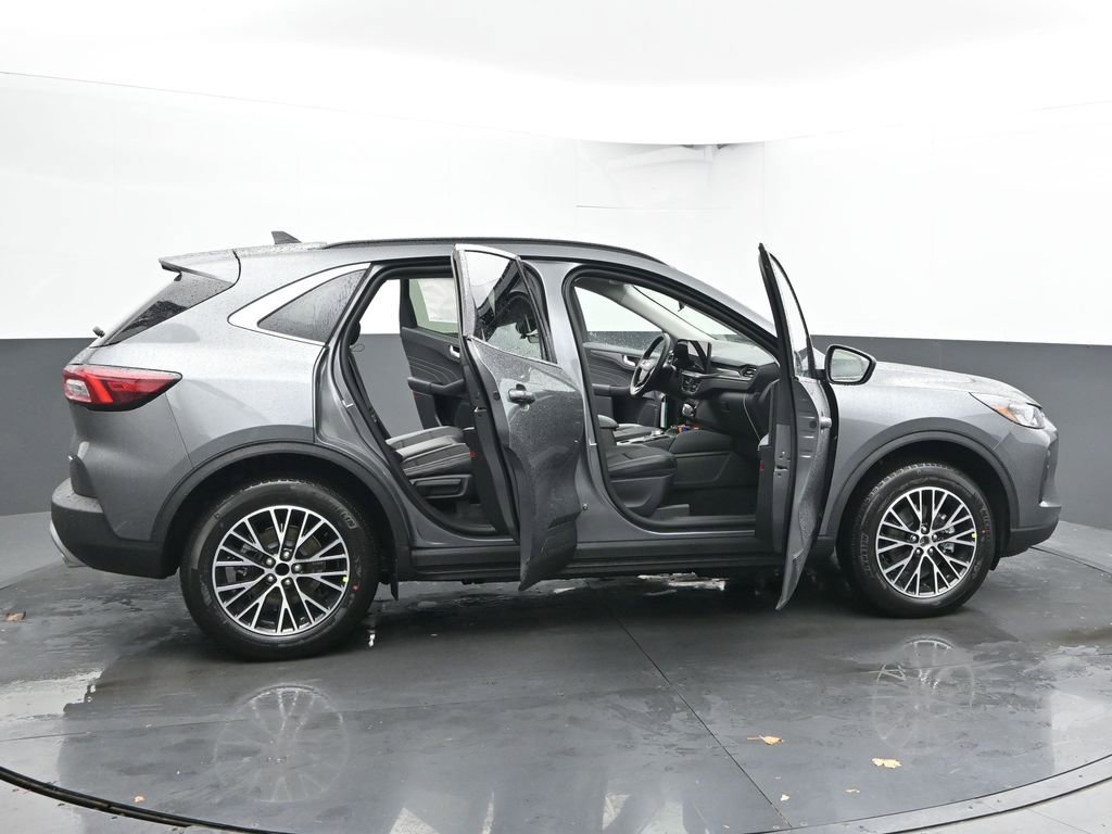 New 2026 Ford Escape SE w/ Class II Trailer Tow Package image 60