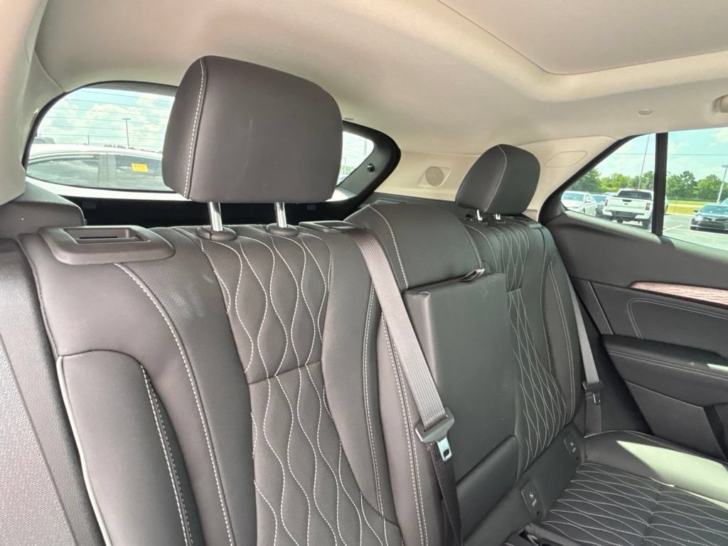 Used 2023 Buick Envision Avenir FWD image 28