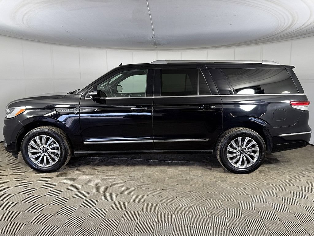 Used 2024 Lincoln Navigator L 4WD image 15