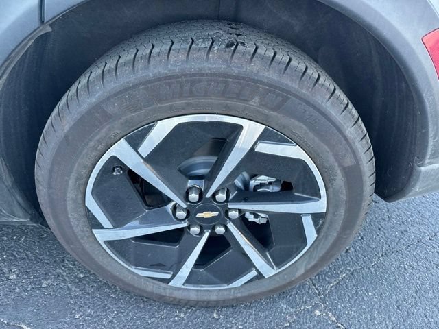 Used 2026 Chevrolet Equinox EV LT w/ Comfort Package AWD/4WD image 6