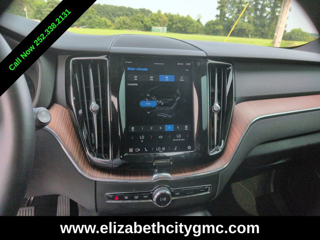 Used 2023 Volvo XC60 B5 Plus AWD/4WD image 19
