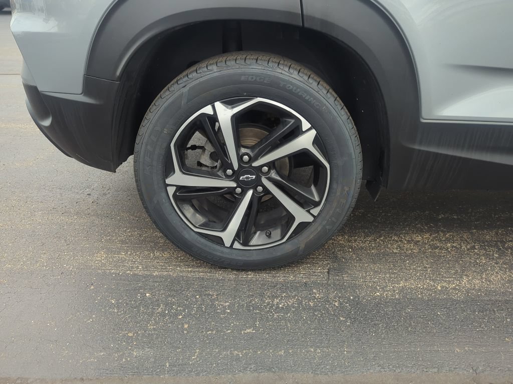 Certified 2023 Chevrolet TrailBlazer RS w/ Sun and Liftgate Package AWD/4WD image 13