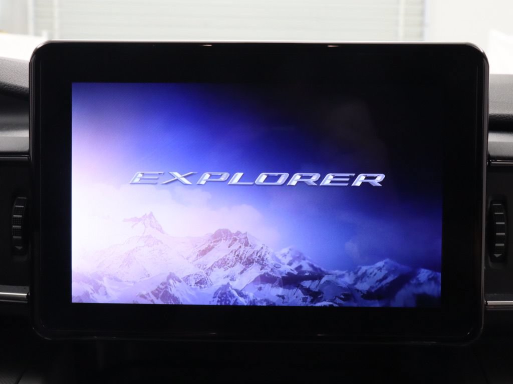 Used 2022 Ford Explorer XLT w/ Equipment Group 202A AWD/4WD image 24
