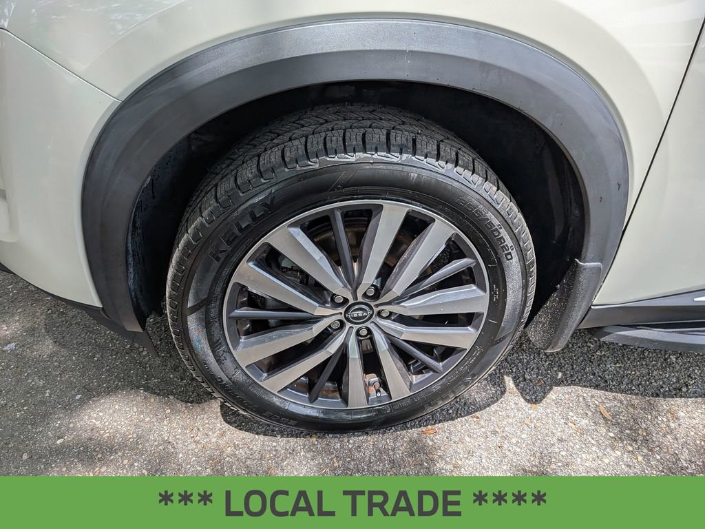 Used 2022 Nissan Pathfinder Platinum w/ Lighting Package (N93) FWD image 12