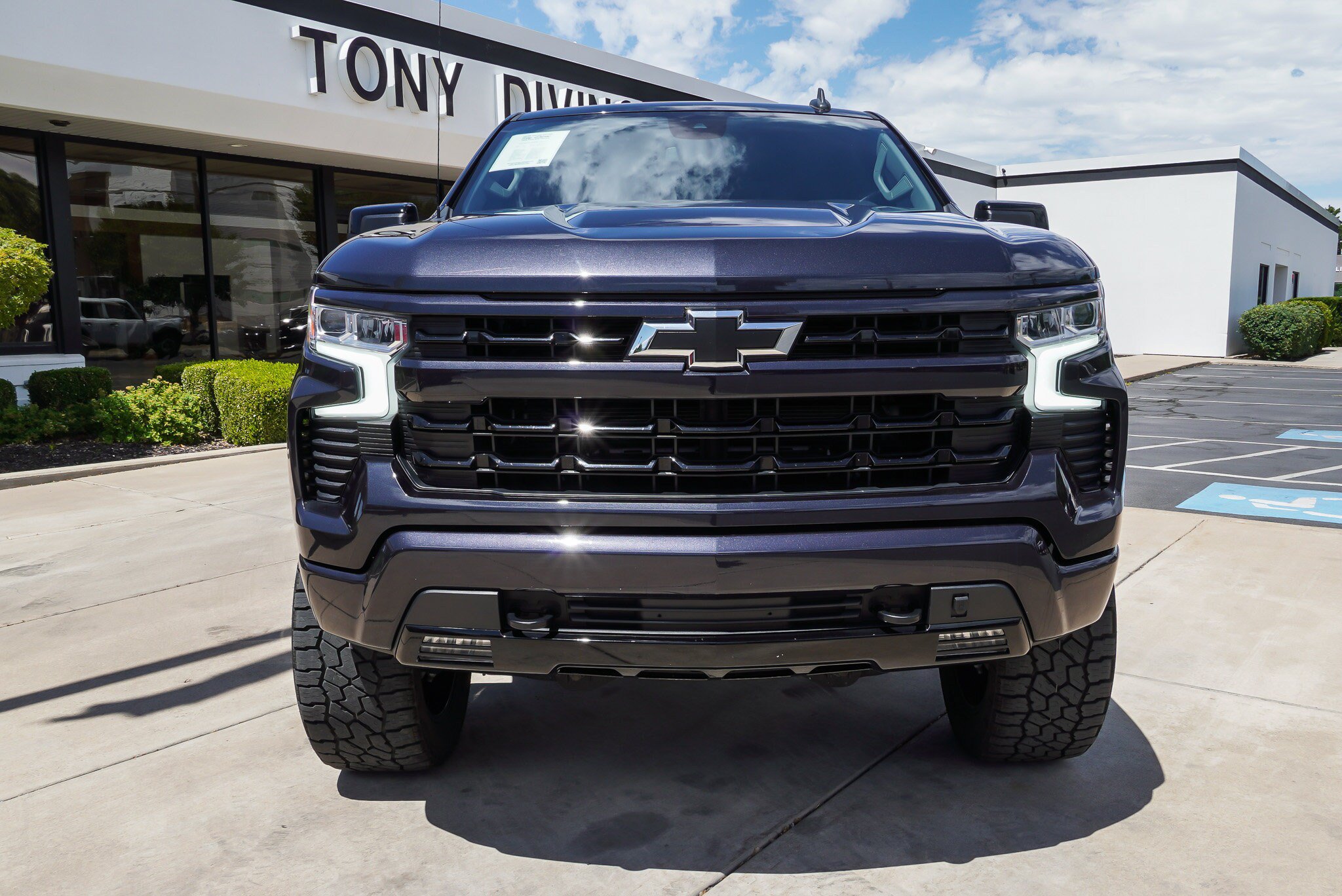 Used 2024 Chevrolet Silverado 1500 RST AWD/4WD image 3
