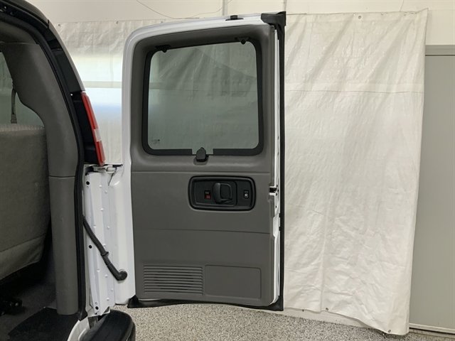 Used 2024 Chevrolet Express 3500 LT w/ LT Preferred Equipment Group image 8
