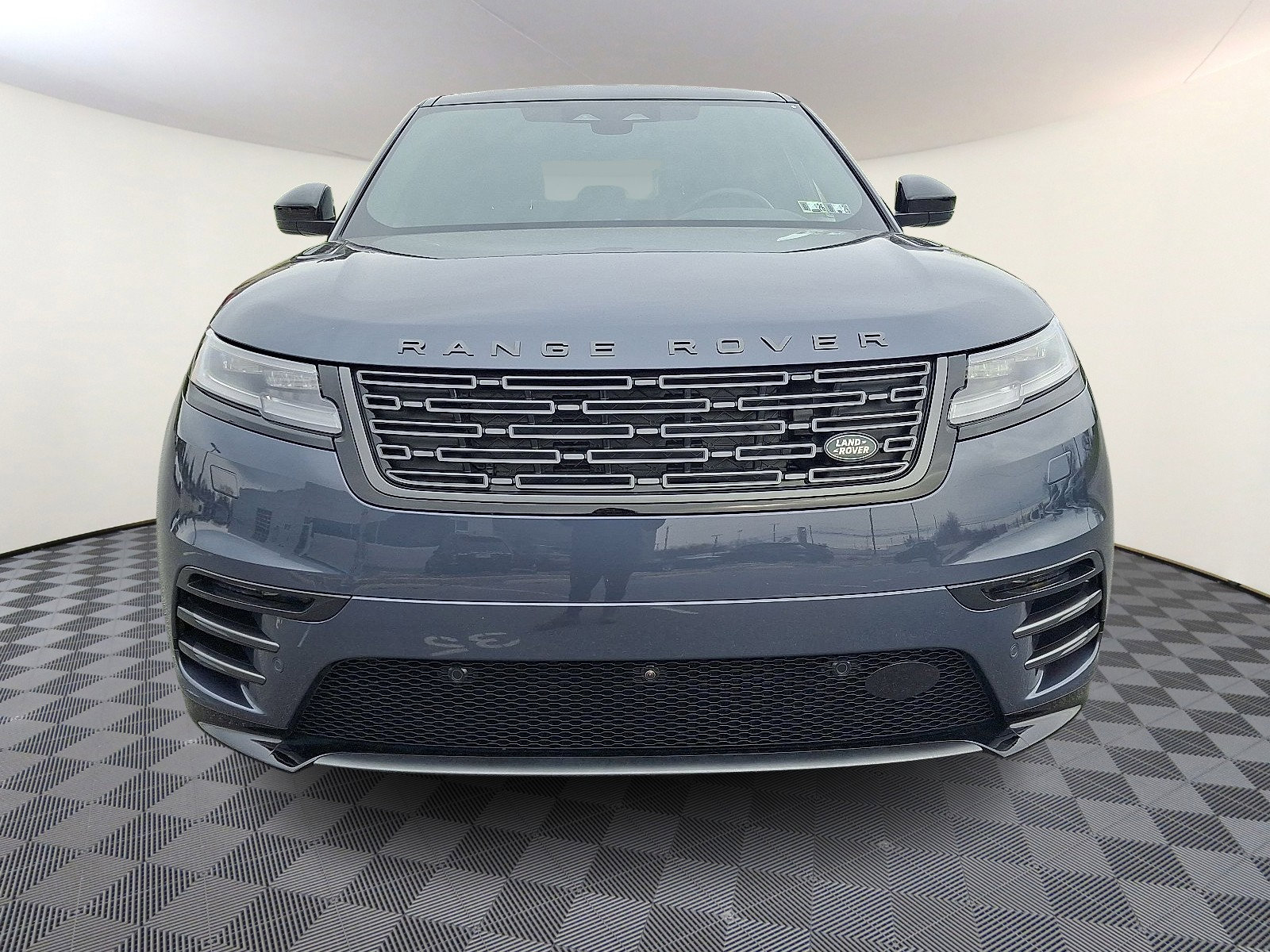 Used 2026 Land Rover Range Rover Velar Dynamic SE image 5