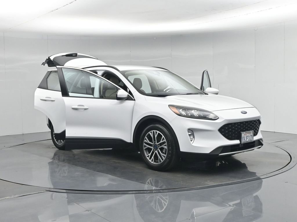 Certified 2020 Ford Escape SEL image 31