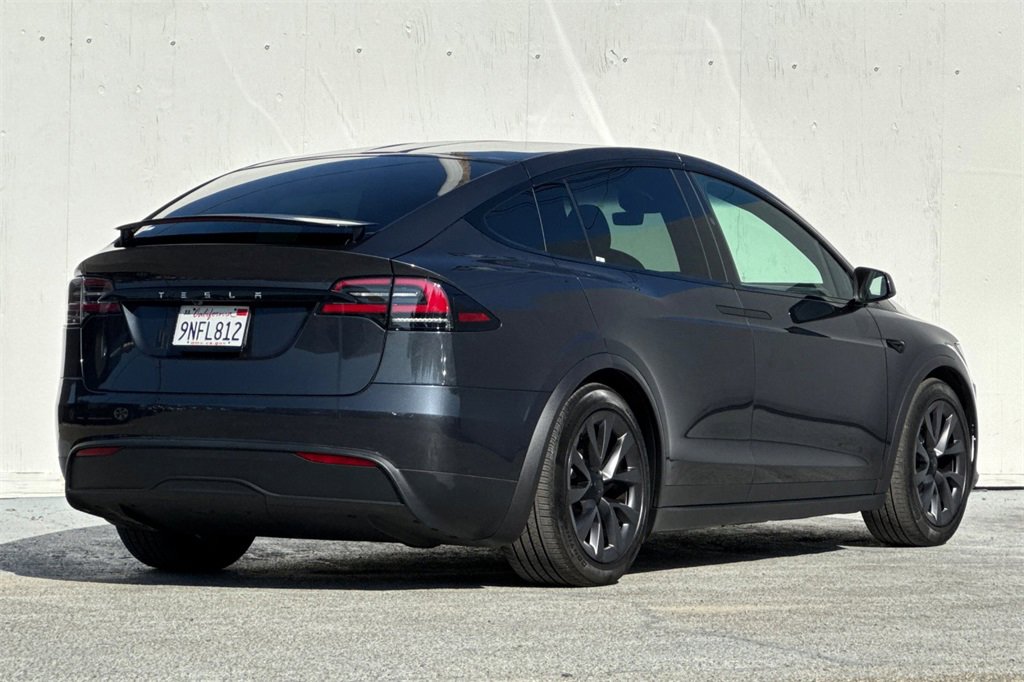 Used 2024 Tesla Model X image 3