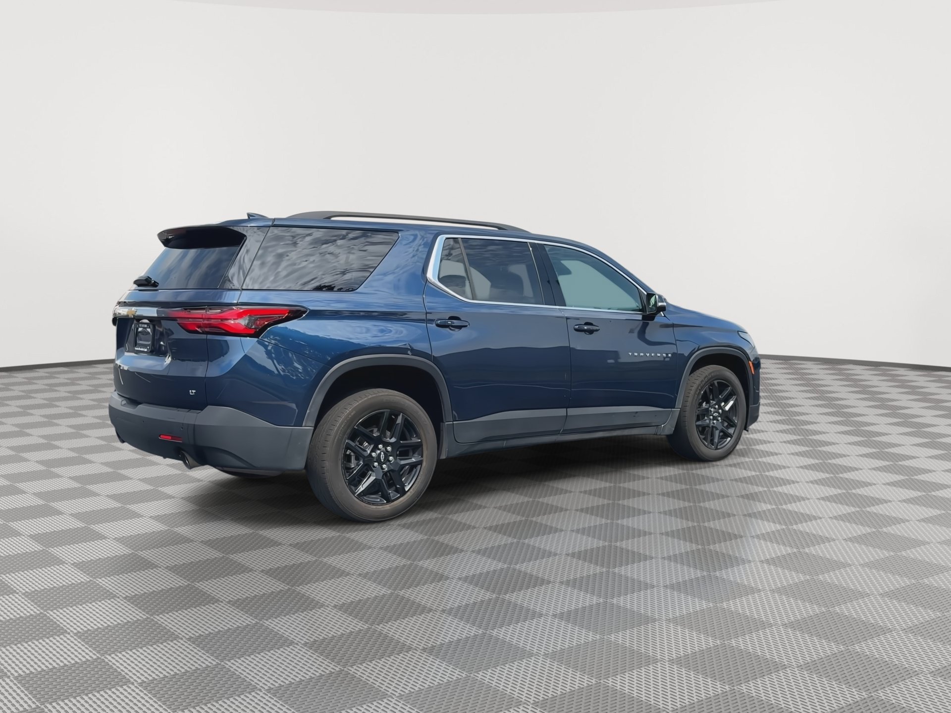 Used 2023 Chevrolet Traverse LT FWD image 8
