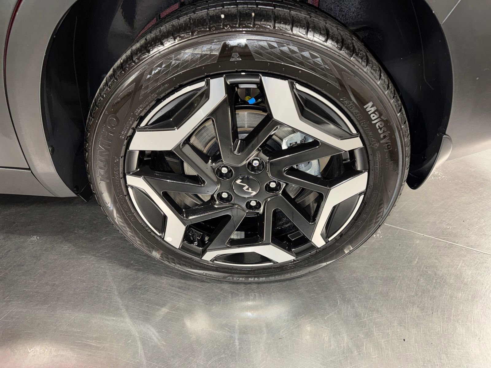 Certified 2025 Kia Seltos SX w/ SX Sunroof Package image 34