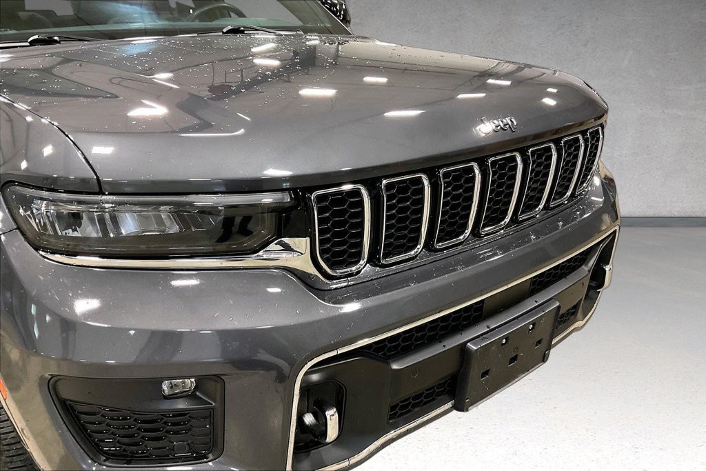 Used 2022 Jeep Grand Cherokee Overland AWD/4WD image 34