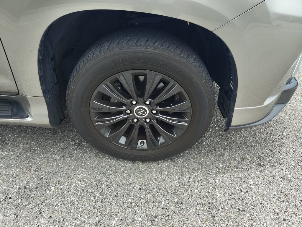Used 2023 Lexus GX 460 Premium w/ Accessory Package AWD/4WD image 6