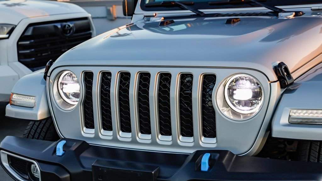 Used 2023 Jeep Wrangler Unlimited Sahara image 6