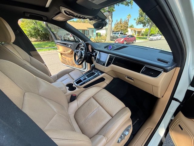 Used 2018 Porsche Macan AWD/4WD image 42