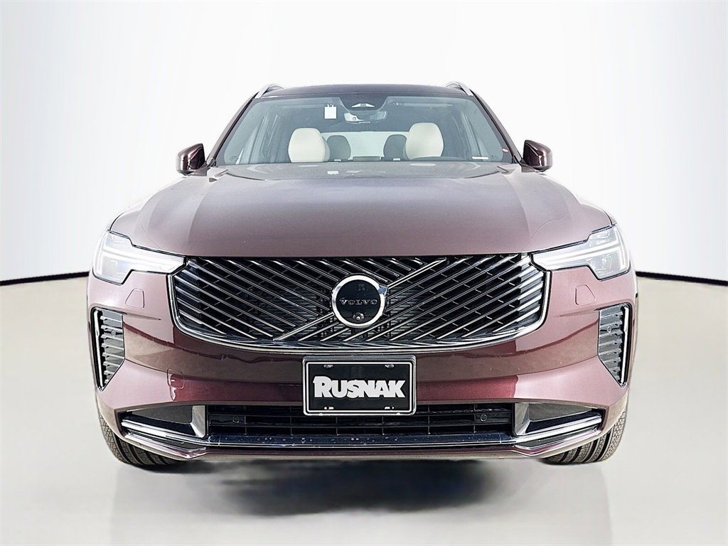 New 2025 Volvo XC90 B5 Plus w/ Protection Package image 2